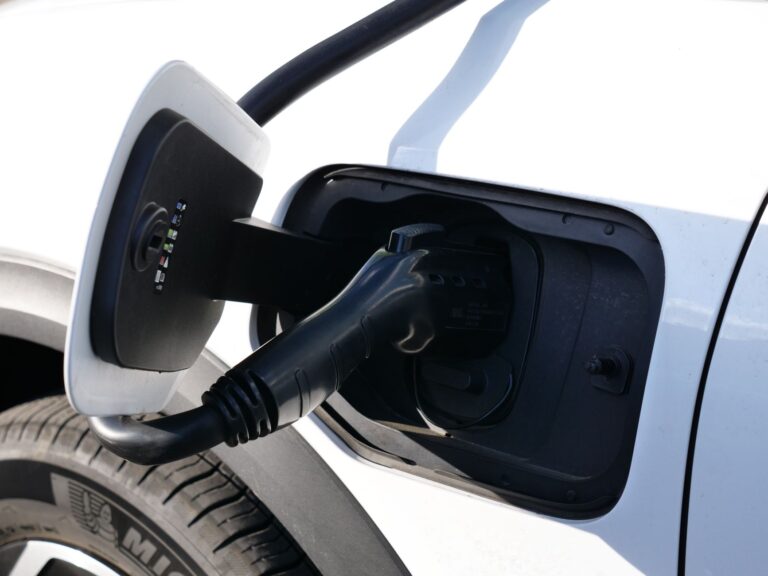 EV Charging Cable Won't Connect: Troubleshooting Tips for Loose Ports and Connectors