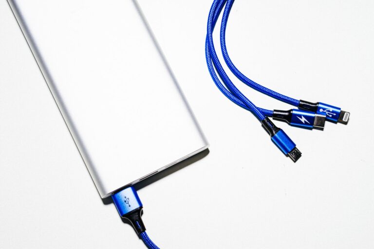 USB-C vs Lightning vs Micro-USB: Which Fast Charging Cable Wins in 2024?