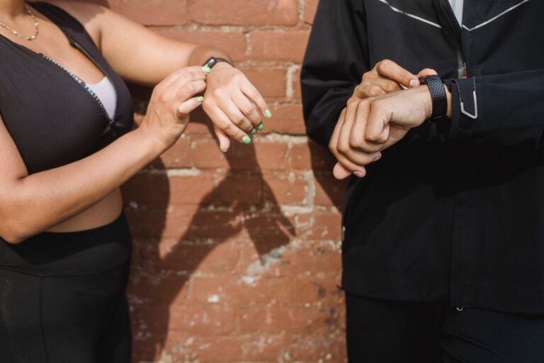 Best Budget Fitness Trackers Under $100 for 2025 - charginggearlab