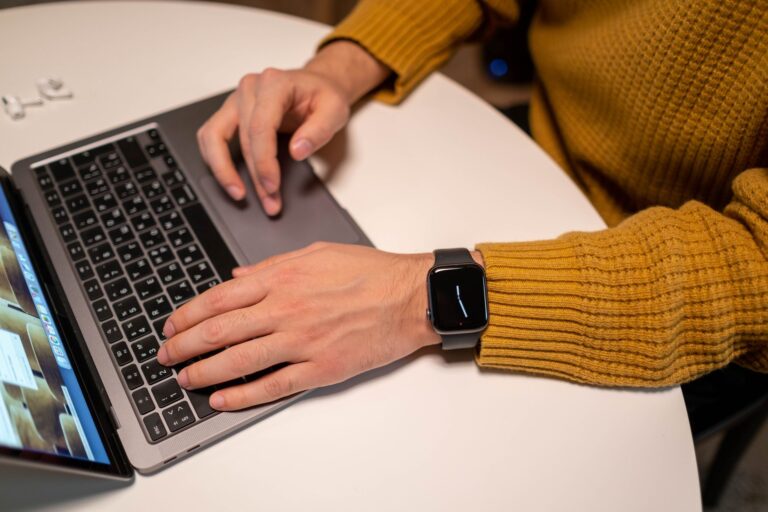 How to Replace a Smartwatch Band: Pro Tips for 2026 - charginggearlab
