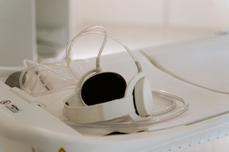 Measured Noise Cancelling: Top Picks from 20 Models Tested - charginggearlab