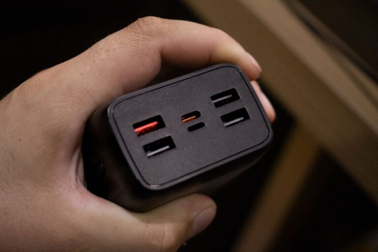 A clean product photo illustrating iniu 25000mah power bank road trip tested under 50.