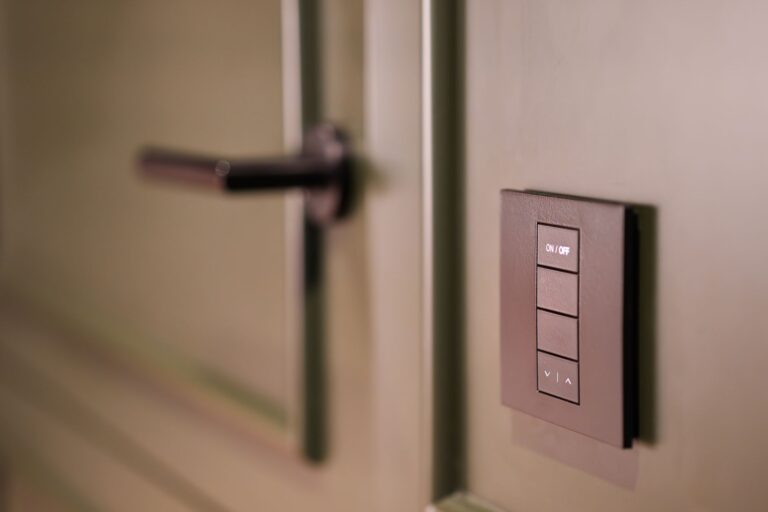 Smart Locks vs Smart Thermostats: 2026 Guide - ChargingGearLab